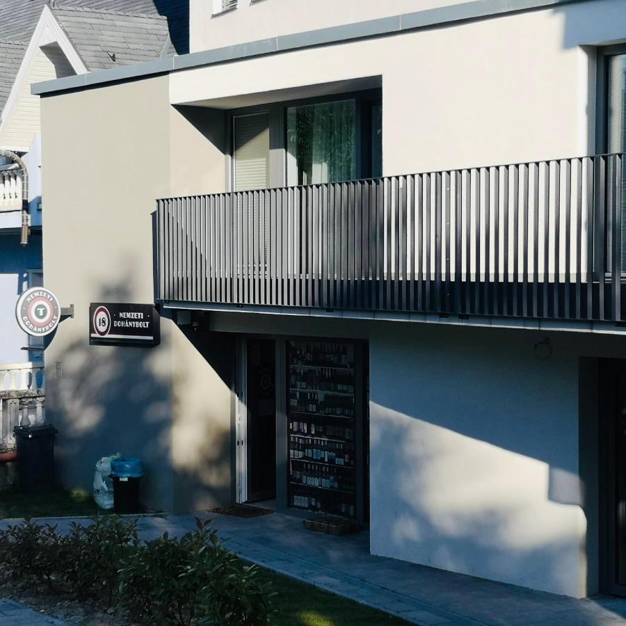 Lotusbluete Appartement In Heviz Mit Tiefgarage Und Panoramaterrasse Exterior photo